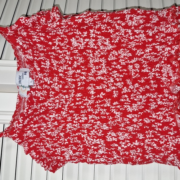 Pacific Vibes- Red and white floral spaghetti strap, maxi dress with slits (L) - Picture 5 of 6